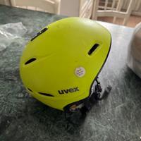 Casco sci Uvex.
