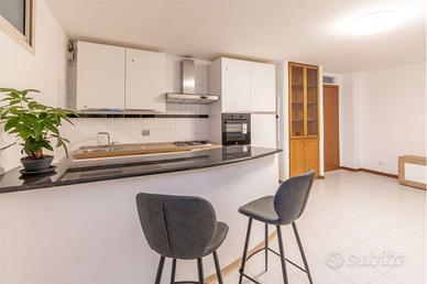 Ampio trivano seminterrato