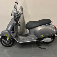 Piaggio Vespa 300 GTS hpe Super Tech ABS