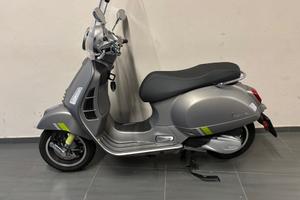 Piaggio Vespa 300 GTS hpe Super Tech ABS
