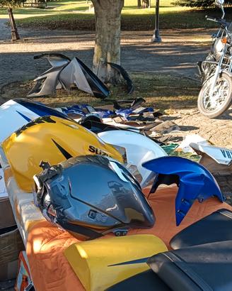 Svariati ricambi moto