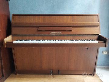 Pianoforte da studio verticale in legno