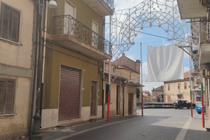 Appartamento con locale commerciale