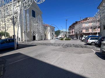 CASA SEMINDIPENDENTE A FISCIANO