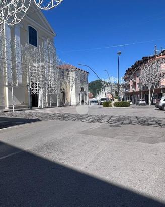 CASA SEMINDIPENDENTE A FISCIANO