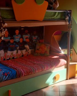Letto a castello con divanetto e scala