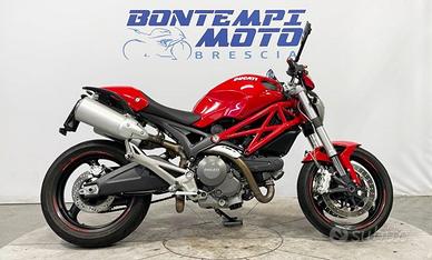 DUCATI Monster 696