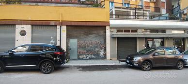 Box auto zona Policlinico di varie metrature