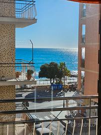 Appartamento sul mare con parcheggio a Settembre