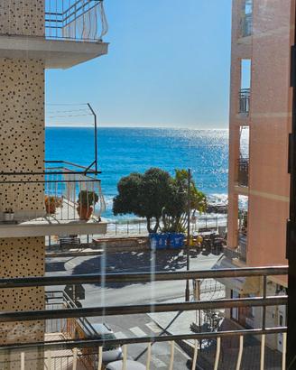 Appartamento sul mare con parcheggio a Ottobre