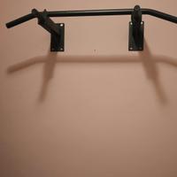 Barra per allenamento con trazioni .