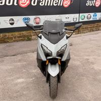 YAMAHA TMAX