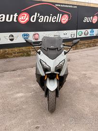 YAMAHA TMAX