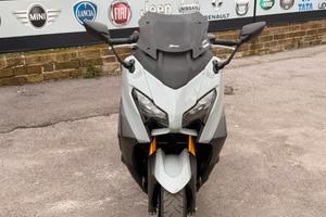 YAMAHA TMAX
