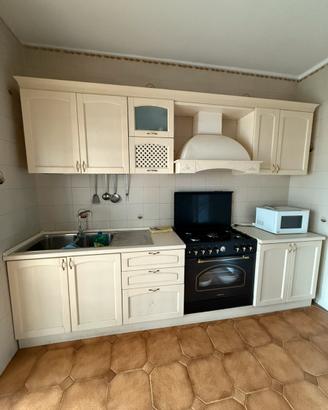 Cucina stile rustico / country.