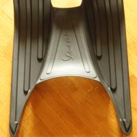 Tappetino poggiapiedi per Vespa GTS 2023