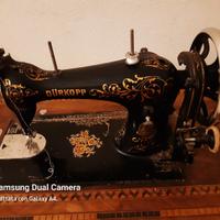 macchina da cucire d'epoca