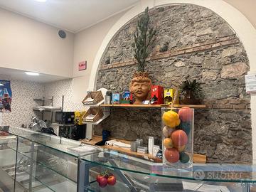 Attività commerciale di gastronomia a Letojanni