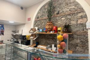 Attività commerciale di gastronomia a Letojanni