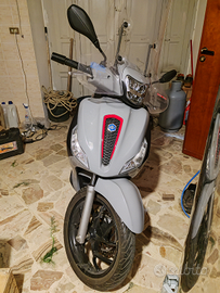 Medley s 125 immacolato