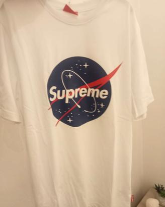 T-shirt supreme L