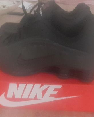 Nike shox nere n42