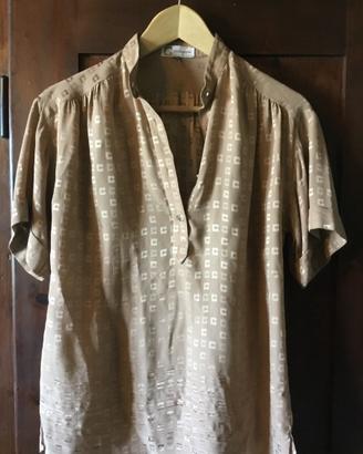 Camicia in seta, maglia, blusa