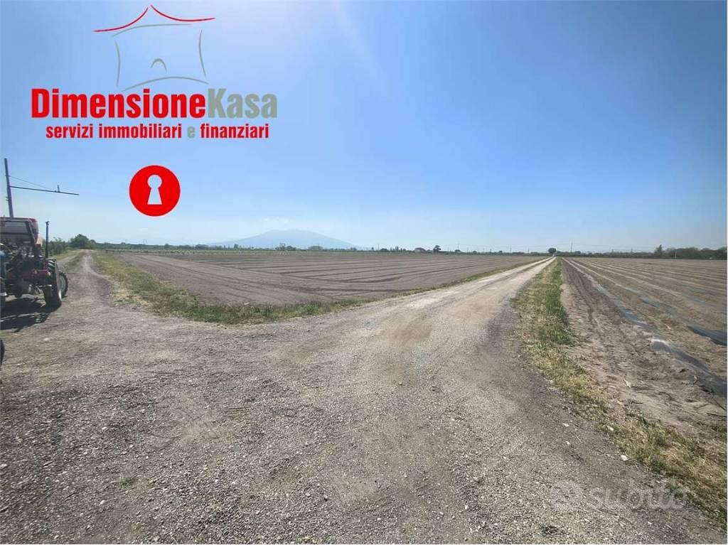 Terreno di 24000 m² a Acerra - Vista 3