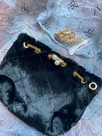 Borsetta in pelo sintetico nera nuova