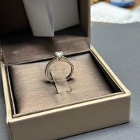 anello solitario con diamante 0,40 kt