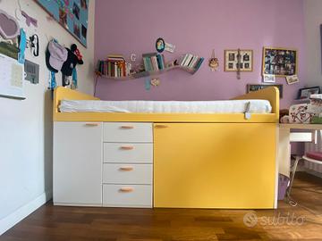 letto rialzato con scrivania