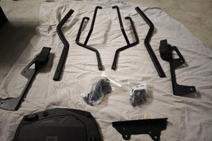 Agganci Laterali e Bauletto Benelli Leoincino 800