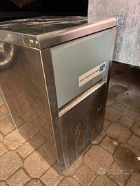 Fabricatore del ghiaccio