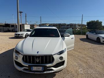 Maserati Levante Diesel 275 CV AUTOCARRO