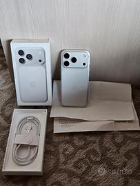 iPhone 17 pro normale 512GB silver come nuovo 