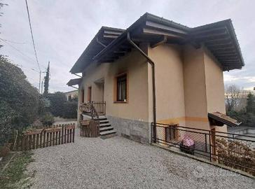 Immobile in asta di 99 m² con 2 locali a Gemonio