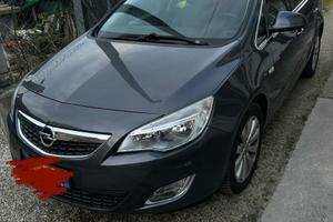 Opel Astra J 2012