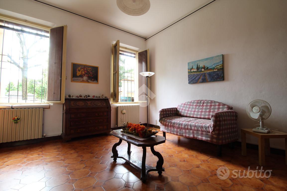VILLA SINGOLA A SUZZARA - Vista 3