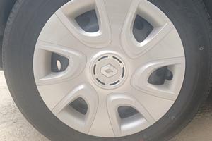 cerchi con pneumatici Clio 