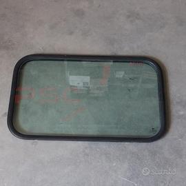 Vetro fisso posteriore cabina Nissan Atleon 35.13