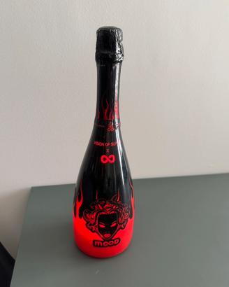 Bottiglia Rara Edizione Limitata Vision Of Super