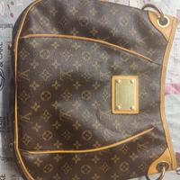 borsa modello Louis Vuitton Galliera Monogram GM