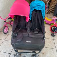 Passeggino gemellare con culletta