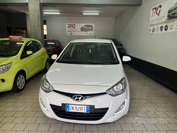 Hyundai i20 1.4 CRDi 5p. Tagliandata 12