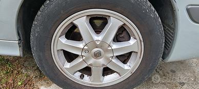 cerchi lega R15, Renault Nissan dacia con gomme  