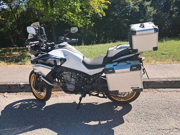 CF MOTO 800 MT