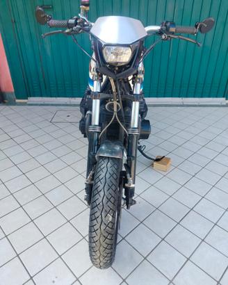 Moto Suzuki
