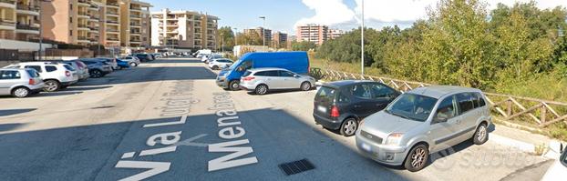 Pomezia monolocale con terrazzo e posto auto