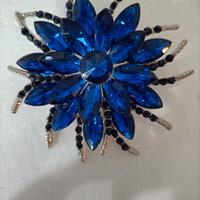 Spilla a forma di fiore 