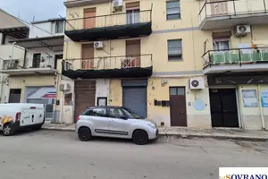 PARTANNA MONDELLO: LOCALE C/1 PIANO TERRA